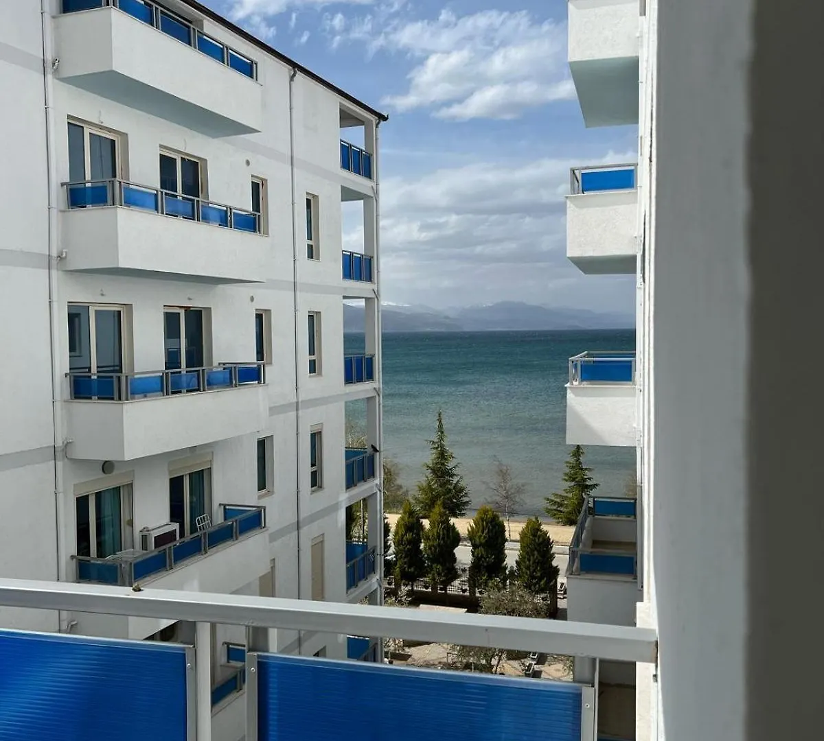 Shtepi Me Qera Renting Apartaments Tushemisht Albania